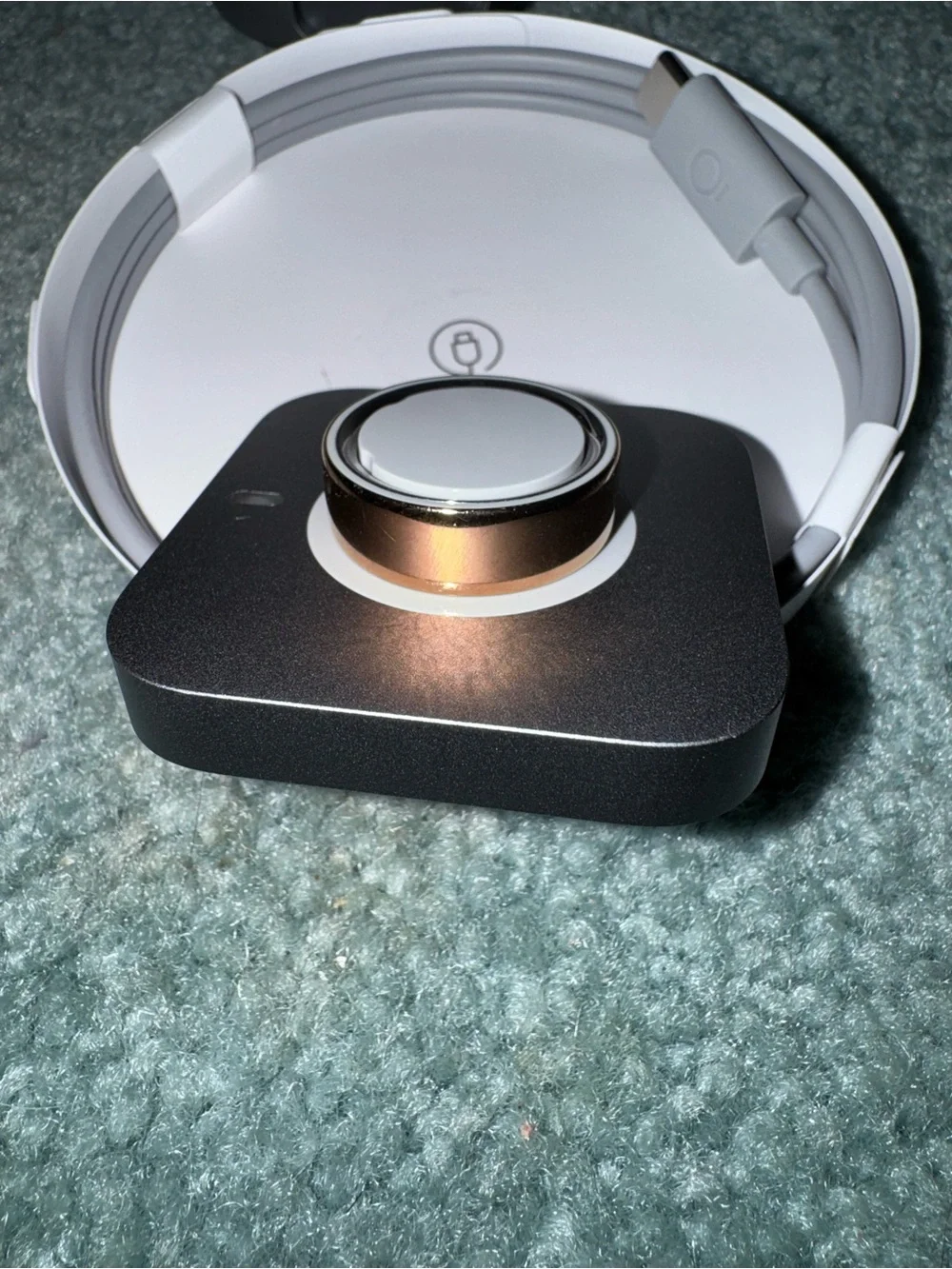 oura ring 4 size 9 Rose Gold Dock and battery charger